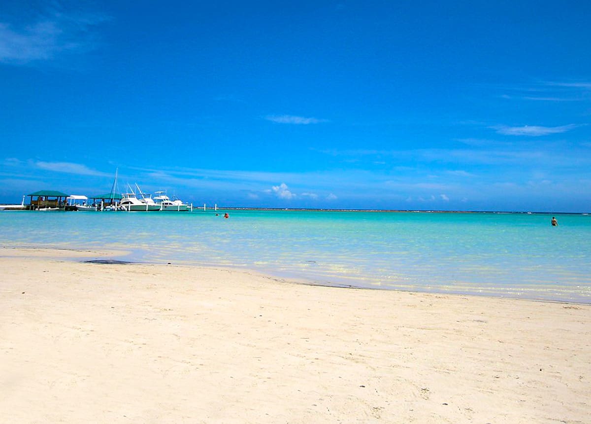 Playa Boca Chica: El Paraíso Costero de Santo Domingo
